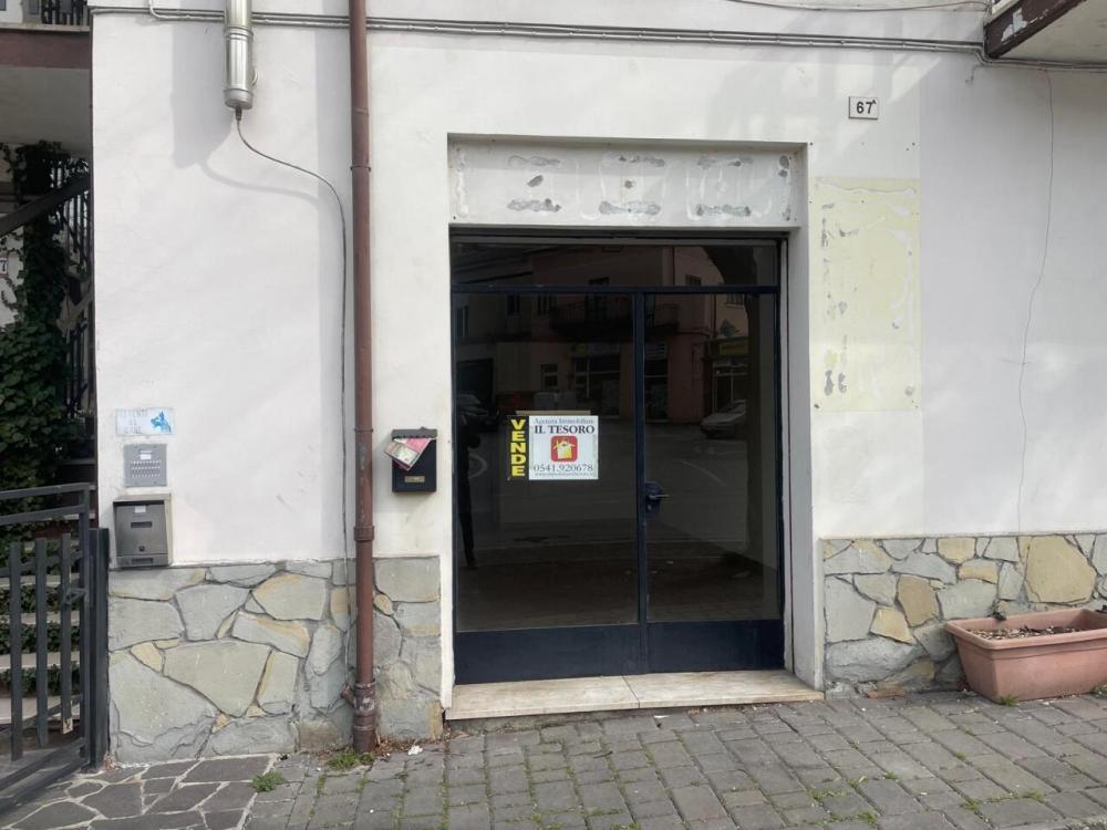 negozio in affitto a Novafeltria