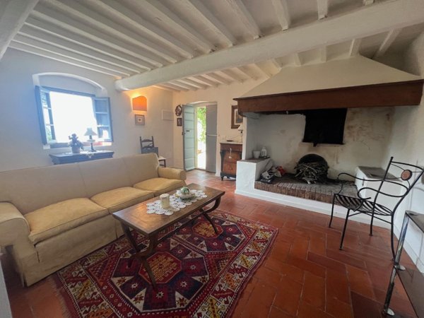 casa indipendente in affitto a Carmignano