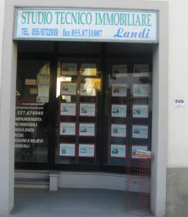 locale commerciale in affitto a Carmignano