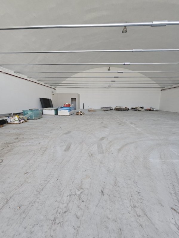 locale commerciale in affitto a Montemurlo