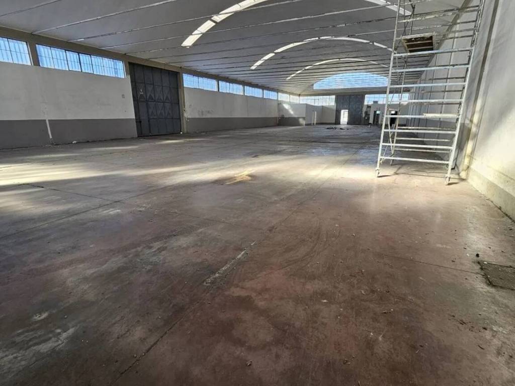 capannone in affitto a Montemurlo