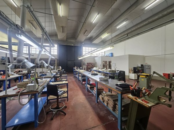 locale commerciale in affitto a Montemurlo