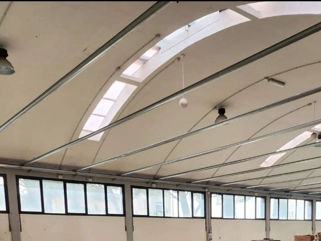 capannone in affitto a Montemurlo