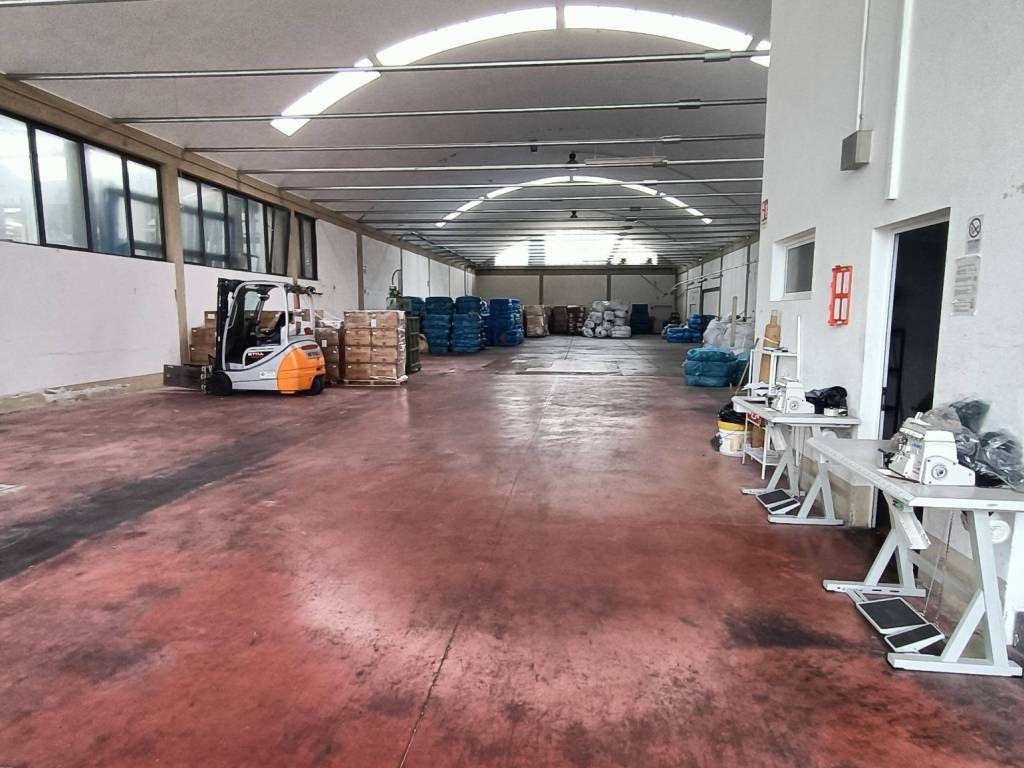 locale commerciale in affitto a Montemurlo in zona Fornacelle