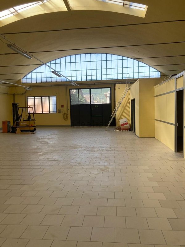 capannone in affitto a Montemurlo