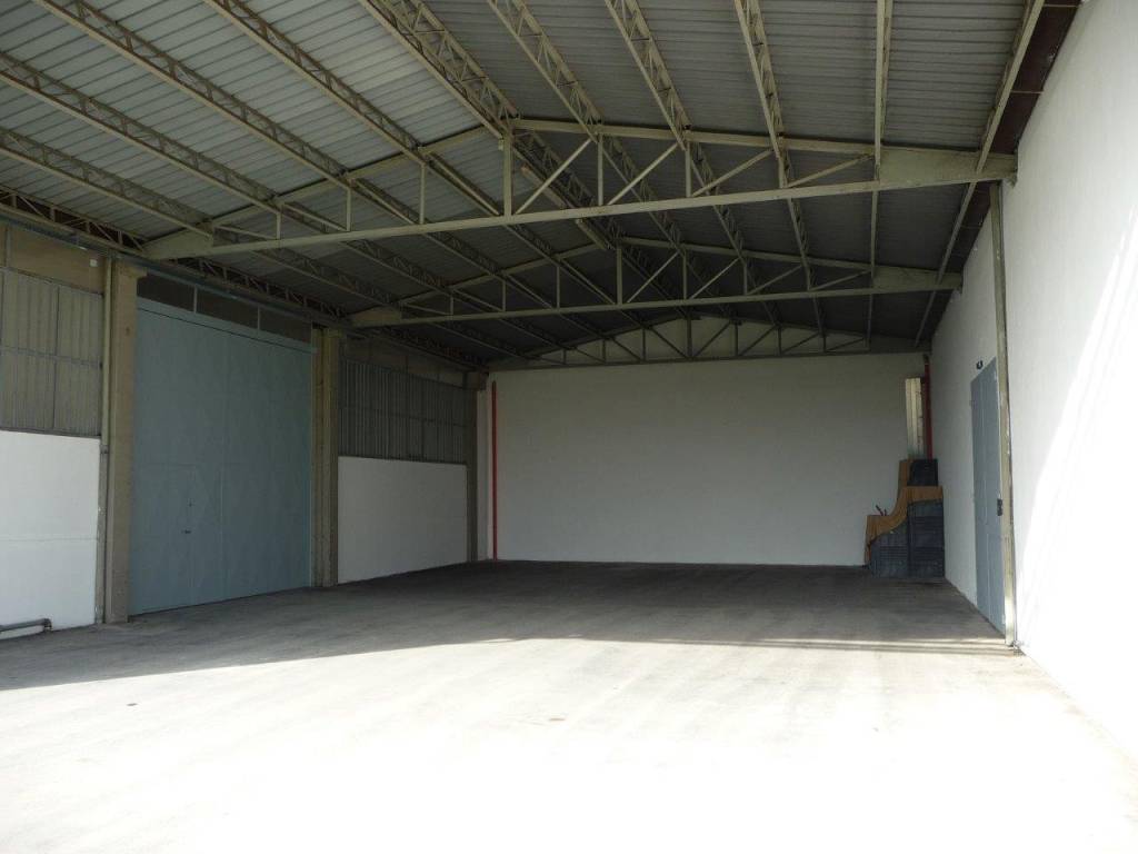 locale commerciale in affitto a Montemurlo in zona Fornacelle