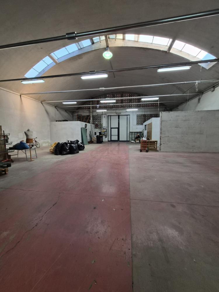 capannone in affitto a Montemurlo