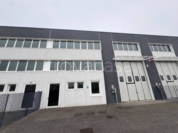 locale commerciale in affitto a Montemurlo