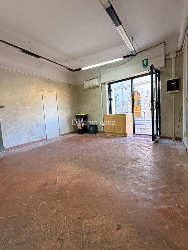 negozio in affitto a Poggio a Caiano
