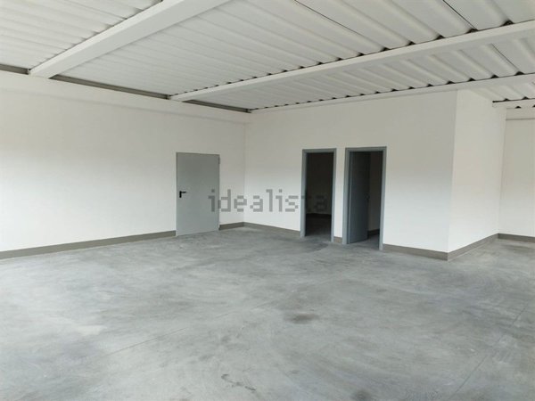 locale commerciale in affitto a Poggio a Caiano