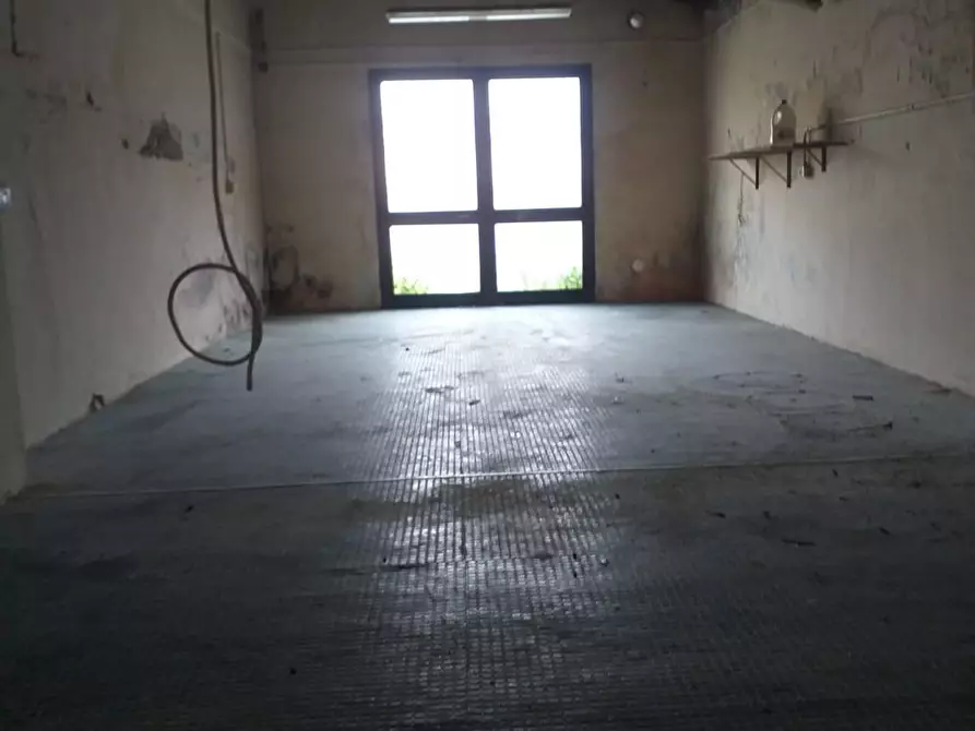 locale di sgombero in affitto a Poggio a Caiano