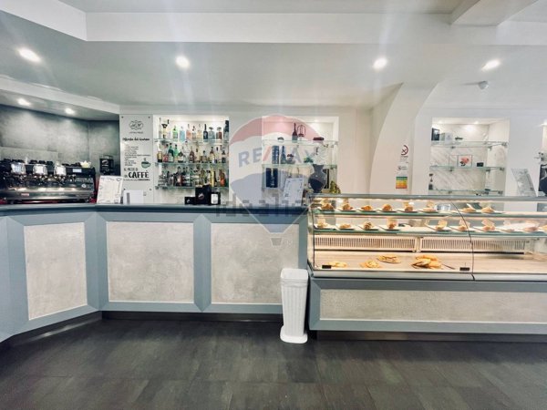 negozio in affitto a Poggio a Caiano