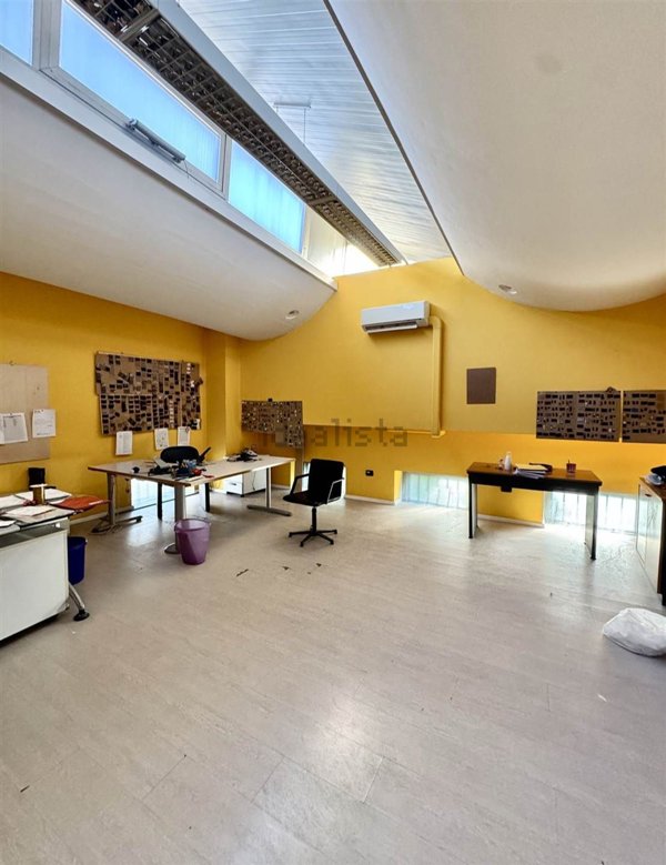 ufficio in affitto a Poggio a Caiano in zona Poggetto
