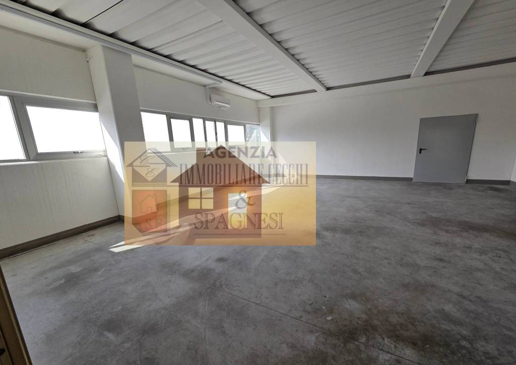 locale commerciale in affitto a Poggio a Caiano