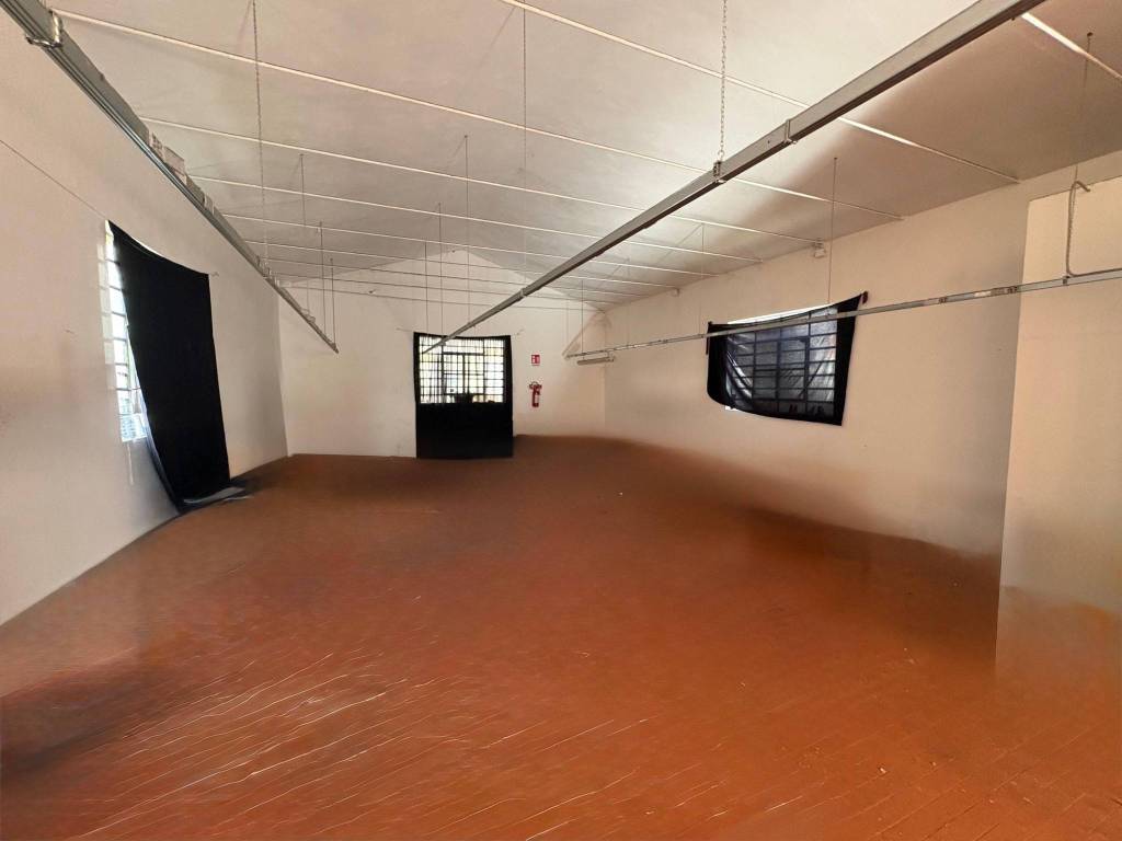 locale commerciale in affitto a Poggio a Caiano