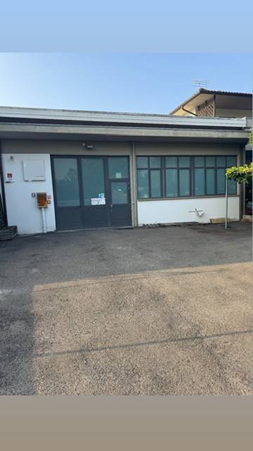 locale commerciale in affitto a Poggio a Caiano