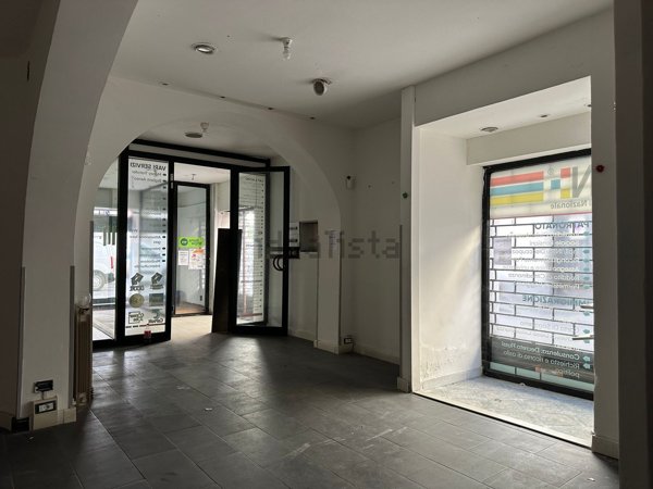 locale commerciale in affitto a Prato