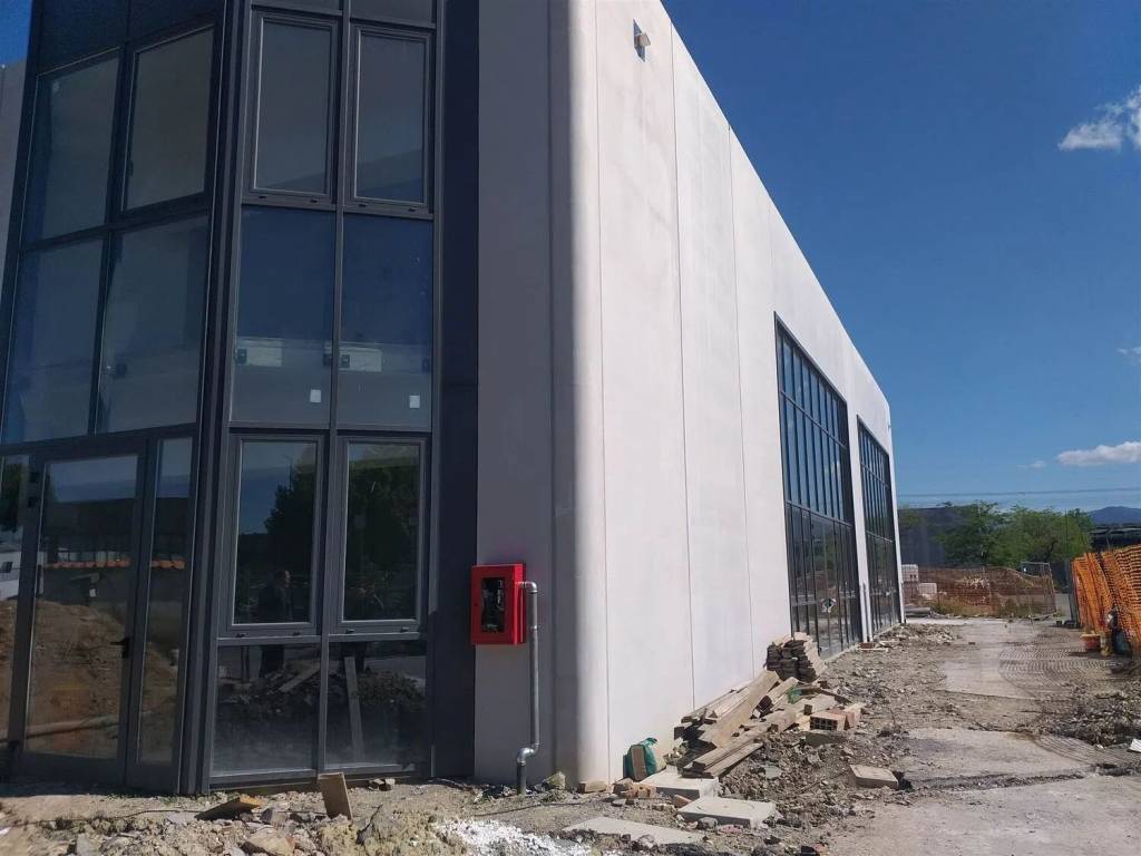 locale commerciale in affitto a Prato in zona Fontanelle