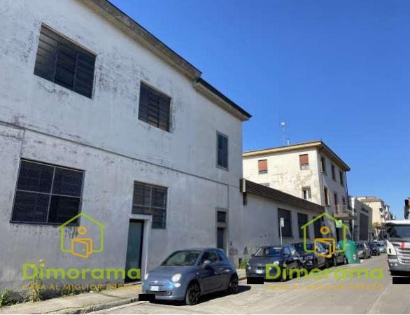 locale commerciale in affitto a Prato