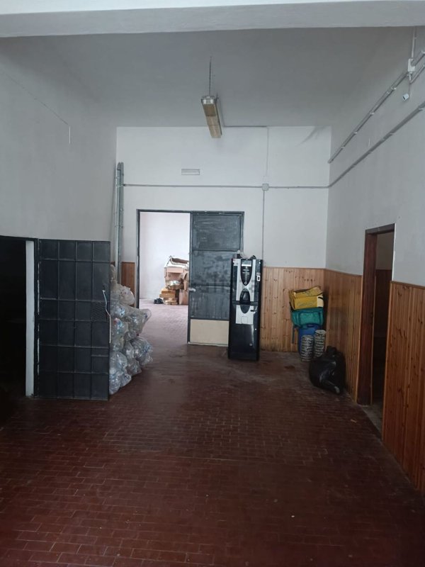 locale di sgombero in affitto a Prato