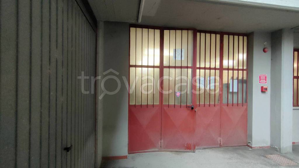 locale commerciale in affitto a Prato