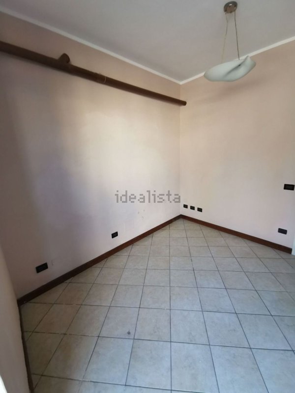 locale commerciale in affitto a Prato