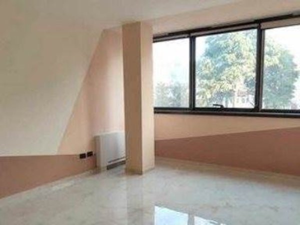 ufficio in affitto a Prato in zona Ponzano
