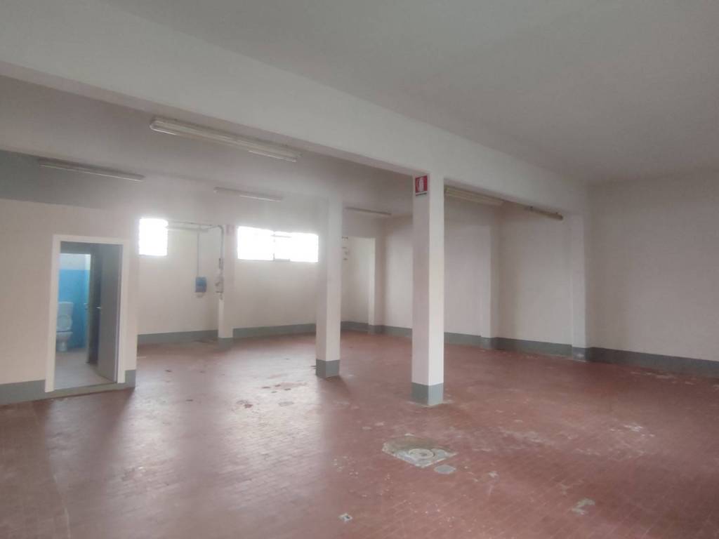 locale commerciale in affitto a Prato in zona Galciana