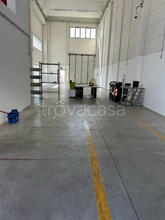 locale commerciale in affitto a Prato in zona Vergaio