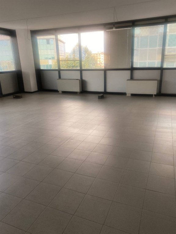 ufficio in affitto a Prato in zona Ponzano