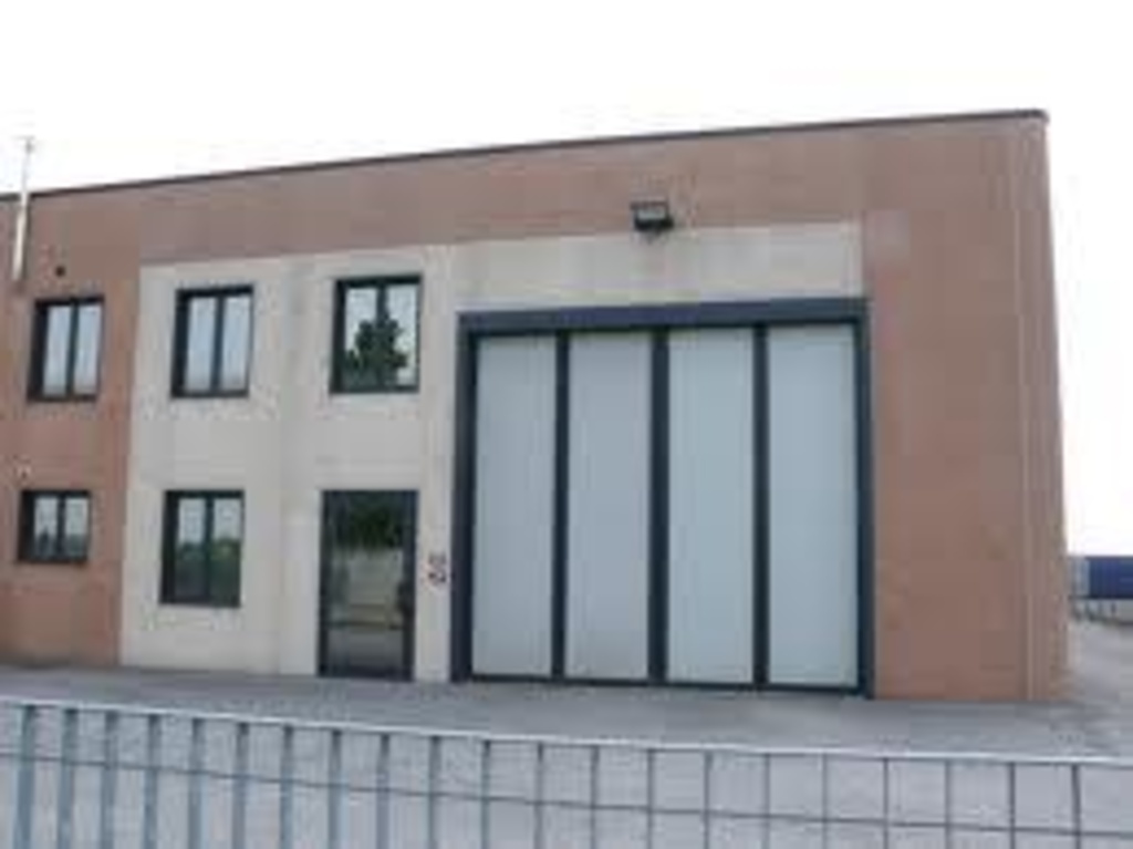 capannone in affitto a Prato