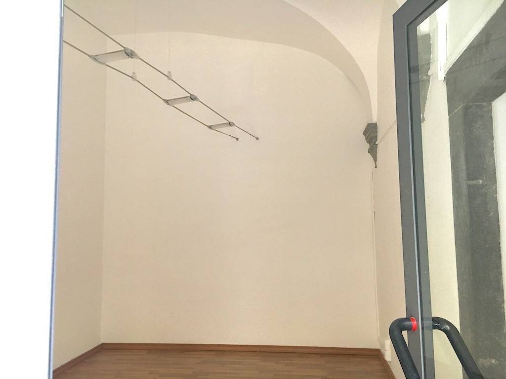 negozio in affitto a Prato