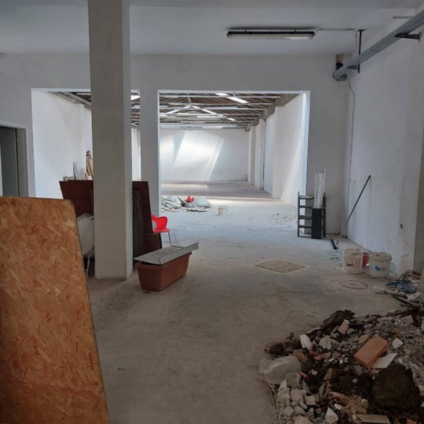 ufficio in affitto a Prato in zona Ponzano
