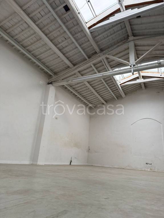 locale commerciale in affitto a Prato in zona Galciana
