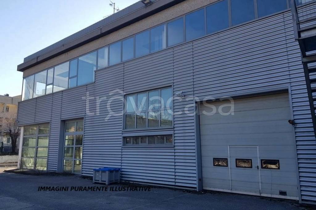 locale commerciale in affitto a Prato in zona Paperino
