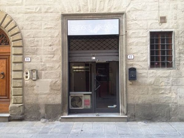 negozio in affitto a Prato