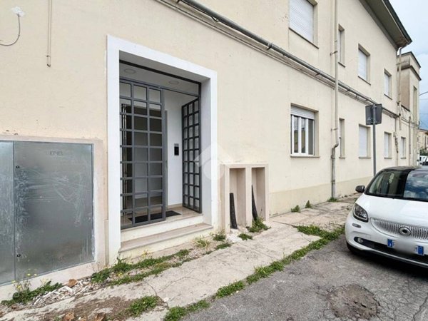 ufficio in affitto a Prato in zona Grignano