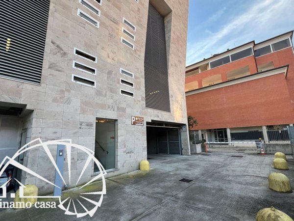 negozio in affitto a Prato