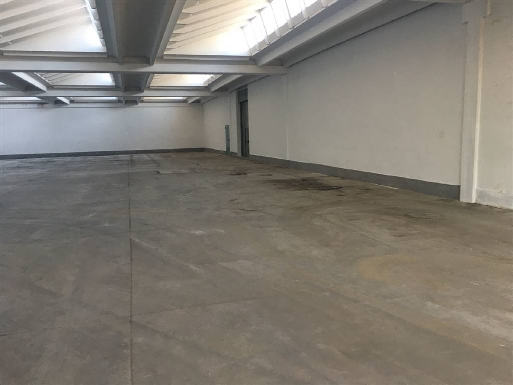 capannone in affitto a Prato in zona Grignano