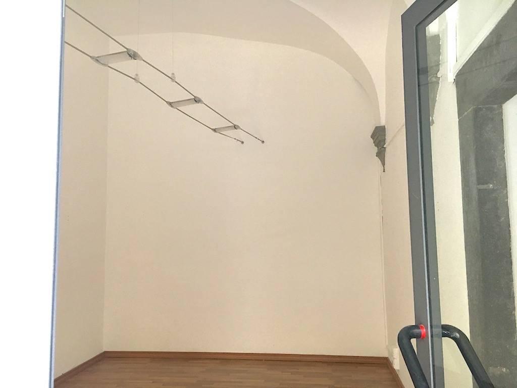 negozio in affitto a Prato