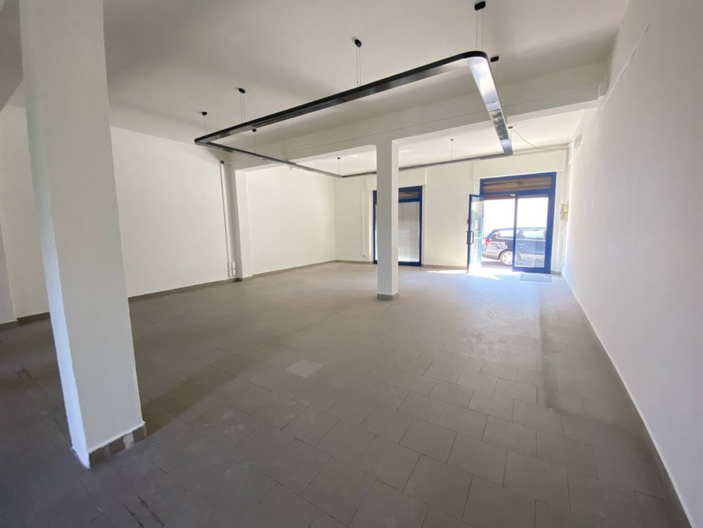 locale commerciale in affitto a Prato in zona La Macine