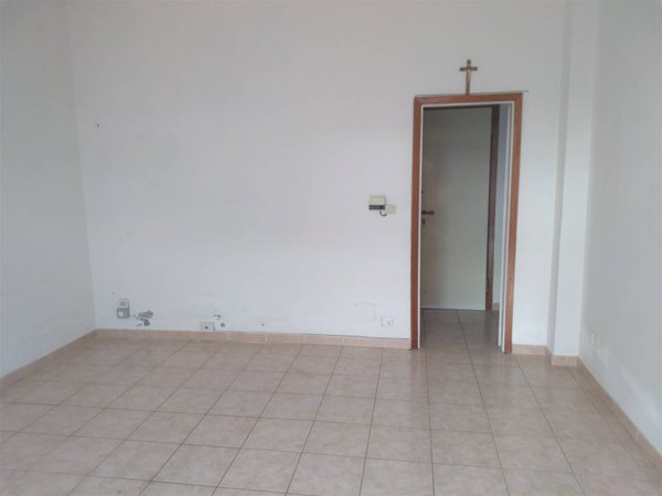 negozio in affitto a Prato