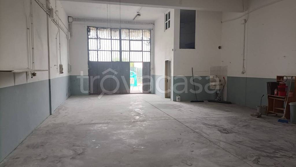 locale commerciale in affitto a Prato in zona Maliseti