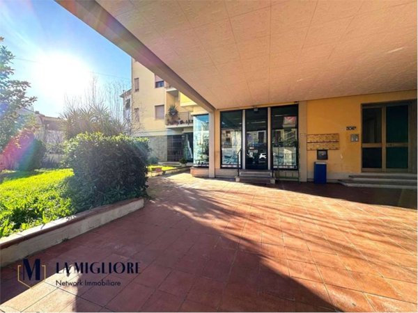negozio in affitto a Prato in zona Grignano