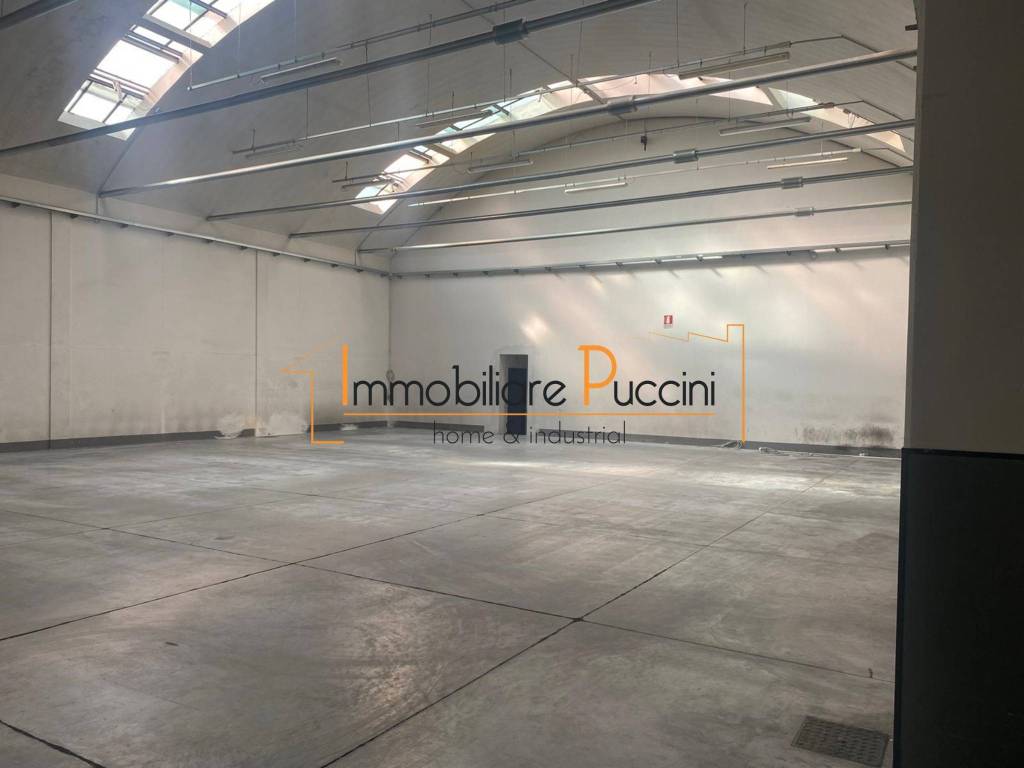 locale commerciale in affitto a Prato