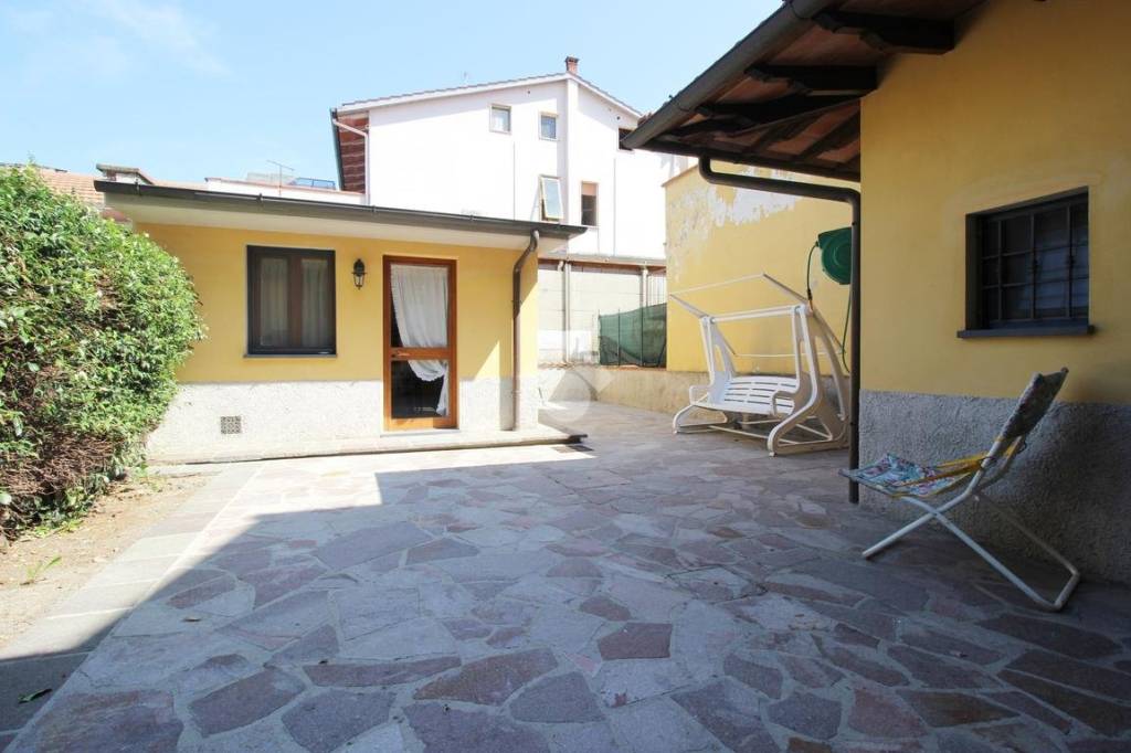 casa indipendente in affitto a Prato in zona Narnali