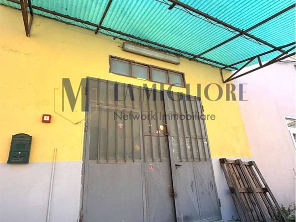 locale commerciale in affitto a Prato