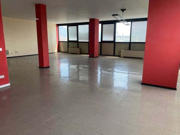 ufficio in affitto a Prato in zona Grignano