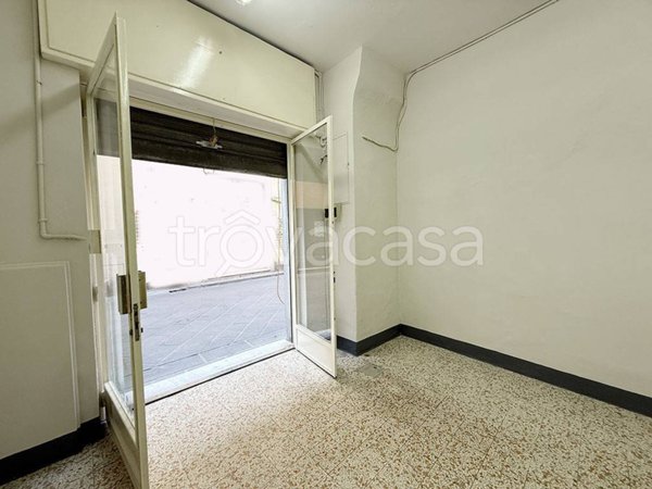 negozio in affitto a Prato