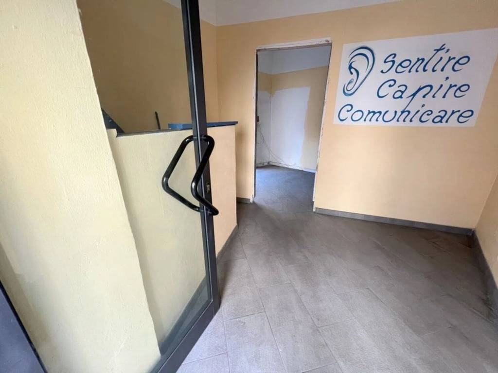 negozio in affitto a Prato